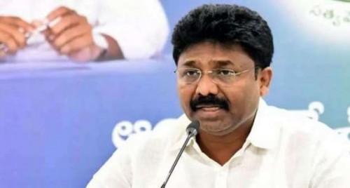 పాఠ్యాంశాల్లో మార్పులు చేసే యోచనలో సర్కార్
