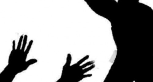 గ్రామ వాలంటీర్ పై దాడి
