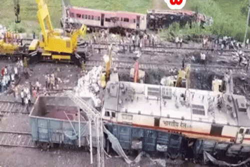 విశాఖ పార్లమెంట్‌ స్థానం నుంచి బరిలో సీబీఐ మాజీ జేడీ