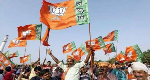 దేశ రాజధాని లో దూసుకెళ్తున్న బీజేపీ