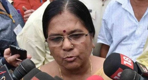 కోర్టులో లొంగిపోయిన బీహార్‌ మాజీ మంత్రి మంజువర్మ 