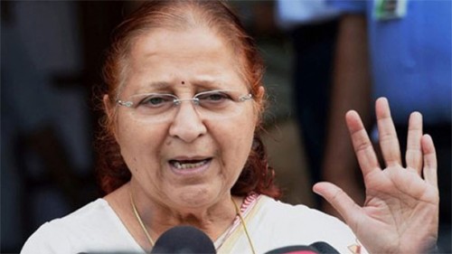 పోటీ నుంచి తప్పుకున్న స్పీకర్‌ సుమిత్రా మహాజన్‌