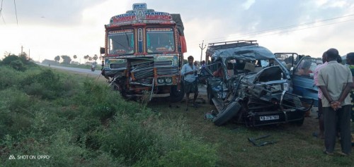 కొత్తపల్లి దగ్గర ఘోర రోడ్డు ప్రమాదం