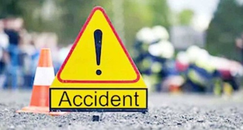 రోడ్డు ప్రమాదం.. యువకుడికి తీవ్ర గాయాలు