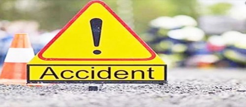 లారీ-ద్విచక్ర వాహనం ఢీ... ఒకరికి తీవ్ర గాయాలు