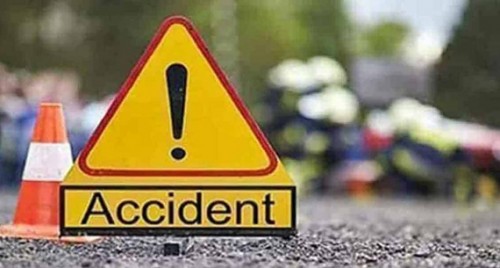 ట్రాక్టర్ బోల్తా.. తప్పిన ప్రమాదం