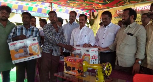 ఆదరణతో పేదరికాన్ని గెలుద్దాం: యనమల