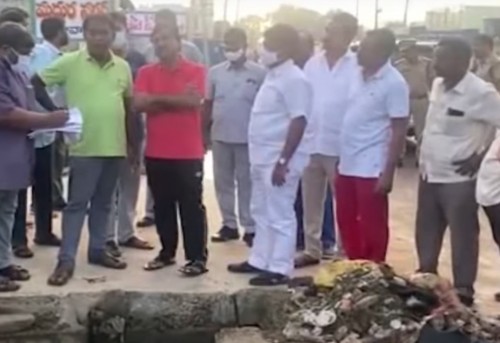 వరద ప్రభావిత ప్రాంతాలలో మంత్రి  ఆదిమూలపు సురేష్ పర్యటన 