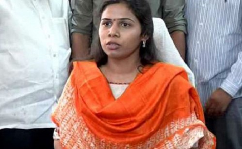 ఆళ్లగడ్డలో భూమా కుటుంబం ఆందోళన