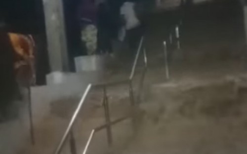  జలపాతంలా  అలిపిరి మెట్ల మార్గం..