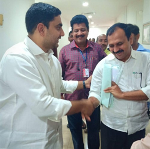 ఆళ్ల రామకృష్ణారెడ్డికి మాజీ మంత్రి నారా లోకేష్ అభినందనలు