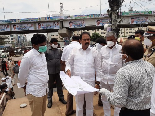 104, 108అంబులెన్సు వాహనాలు  పరిశీలించిన ఏ పి డిప్యూటీ సీఎం