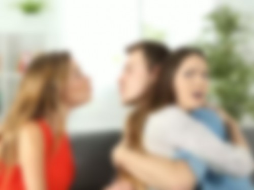 అల్లుడిని పెళ్లి చేసుకున్న అత్త.. 