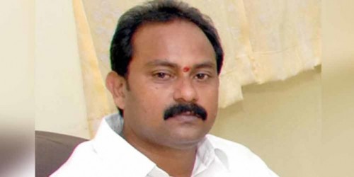 ప్రేమోన్మాది దాడిలో గాయపడ్డ తేజస్విని ని పరామర్శించిన ఆళ్ల నాని