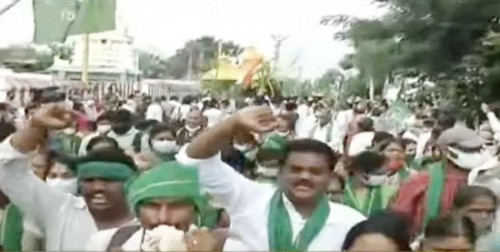 అమరావతి రైతుల 'మహా పాదయాత్ర' ప్రారంభం