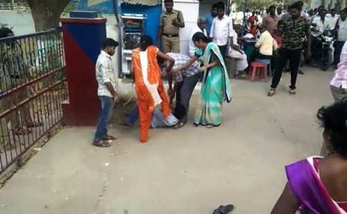 చెప్పులతో కొడుతూ..కాళ్లతో తంతూ...