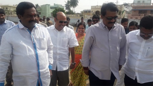 ధర్మపోరాట దీక్ష స్థలాన్ని పరిశీలించిన మంత్రులు