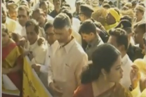 ర్యాలీగానే అసెంబ్లీకి వెళ్తున్న టీడీపీ ఎమ్మెల్యేలు