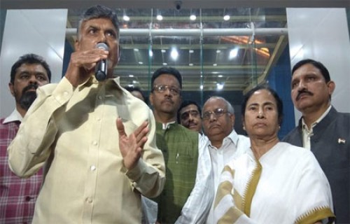 ప్రజాస్వామ్య రక్షణకు కలిసి చర్యలు తీసుకుంటాం: చంద్రబాబు