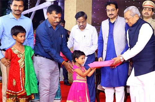 చిల్డ్రన్స్‌ డే వేడుకల్లో గవర్నర్‌ బిశ్వభూషణ్‌ 