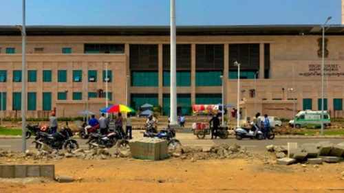 రేపు ఇళ్ల పట్టాలకు హైకోర్టు గ్రీన్ సిగ్నల్