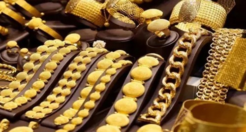 వ్యభిచారం చేస్తూ పట్టుబడ్డ హోంగార్డు..ఐదుగురు అరెస్ట్