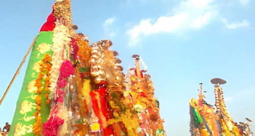 తల్లిదండ్రులు తనని వేధిస్తున్నారు అంటూ పోలీసులకు ఫిర్యాదు చేసిన బాలుడు