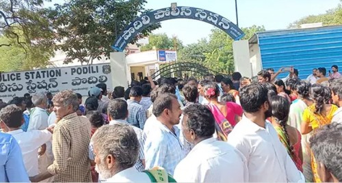 విజయవాడ కౌన్సిల్ సమావేశలలో విపక్ష సభ్యుల ఆందోళన