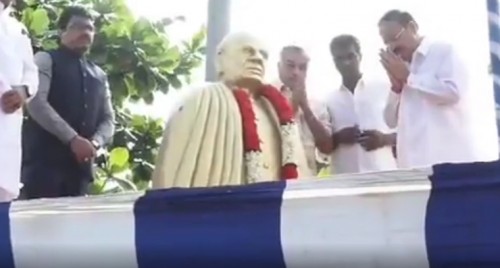 పెరుగుతున్న ధరలతో సెలబ్రిటీగా మారిన ఉల్లి