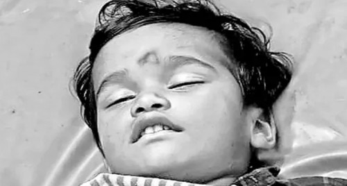 మద్యం దుకాణంలో సేల్స్ మెన్ చేతివాటం