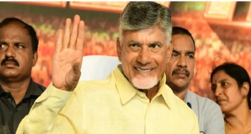 ఉపాధ్యాయులు లేక గొర్రెలు కాస్తున్న విద్యార్థులు