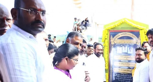 గౌతమ్ రెడ్డి పార్థివదేహనికి నివాళులర్పించిన వల్లభనేని వంశీ