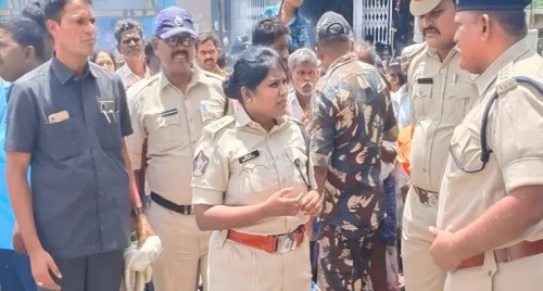 కన్నీరుపెట్టిన ఏపీ మంత్రి
