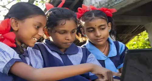 వింత జీవి దర్శనం.. ఆశ్చర్యపోయిన జనాలు