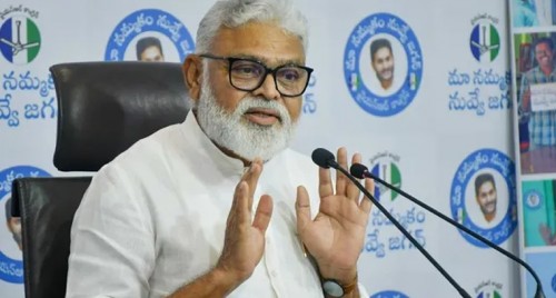 కొలువుదీరిన దుర్గమ్మగుడి కొత్త పాలకమండలి