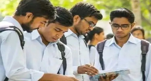 నెల్లూరు జిల్లాలో యువతి హంగామా