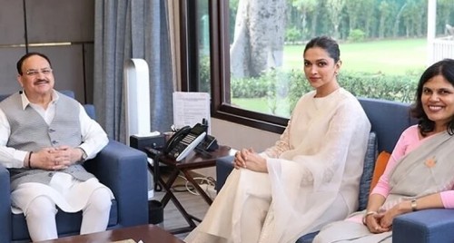 ఒక బాధ్యత స్వీకరణ, మరొకరు విరమణ