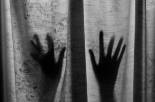 అత్యాచారం చేసి వదిలేసి..