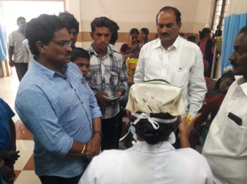 వ్యవసాయ కూలీలతో వెళ్తుతున్న‌ ఆటో బోల్తా