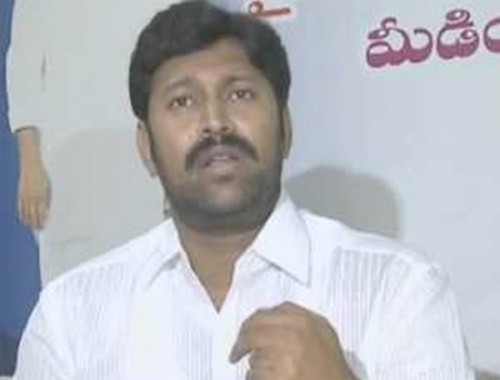 పెదనాన్నను ఎవరో దాడి చేసి చంపారు: వైఎస్ అవినాష్