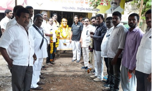 సీఎం చంద్రబాబుకు మద్దతుగా టీడీపీ శ్రేణుల దీక్ష