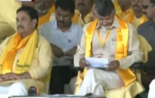 మోడీ ఉలిక్కిపడేలా మనం గర్జించాలి : చంద్రబాబు