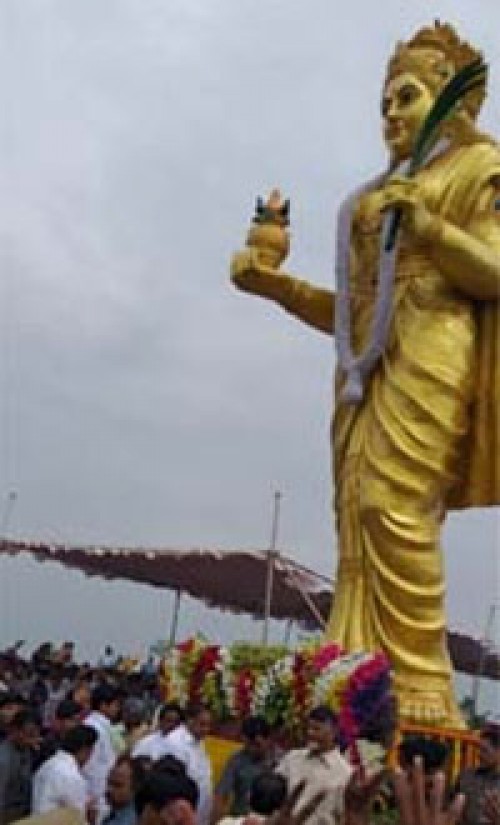 తెలుగుతల్లి భారీ విగ్రహాన్ని ఆవిష్కరించిన సీఎం చంద్రబాబు