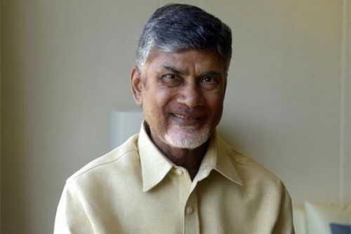 డిప్లొమాటిక్‌ పాస్‌పోర్టును అప్పగించిన చంద్రబాబు