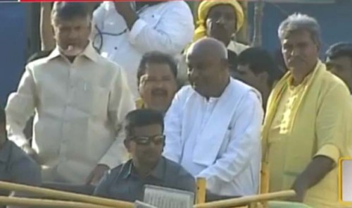 హైదరాబాద్ లో ఉన్న ఆస్తుల్లో మన వాటా ఇవ్వాలి : చంద్రబాబు