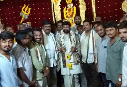 తలుపులమ్మ తల్లిని దర్శించుకున్న సినీనటుడు బాలకృష్ణ