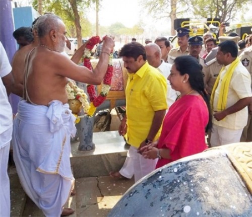 హిందూపురంలో జరిగిన అభివృద్ధే మళ్లీ నన్ను గెలిపిస్తుంది: బాలయ్య