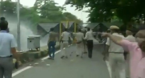 కాంట్రాక్ట్‌ టీచర్ల నిరసన ప్రదర్శన