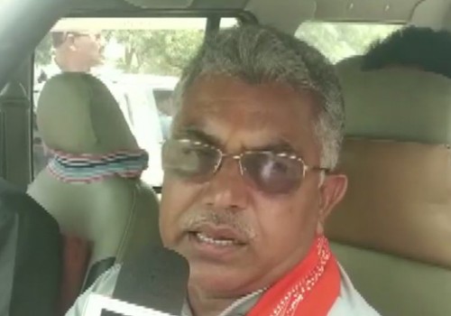 తృణమూల్ గూండాలు పోలింగ్ అడ్డుకుంటున్నారు!