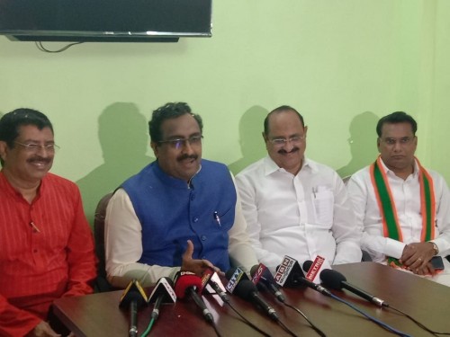 ఏపీ లో నిర్ణయాత్మక ప్రతిపక్ష పాత్ర పోషిస్తాం : రాం మాధవ్